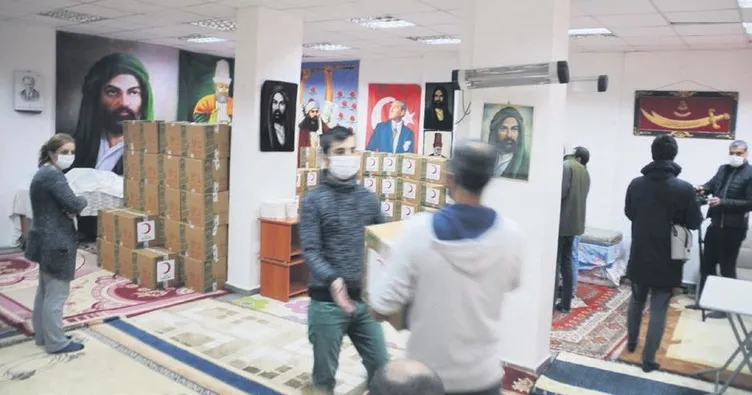 Kızılay’dan cemevine yardım