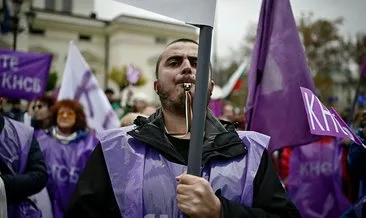 Bulgaristan’da yüzlerce kişi maaş artışı talebiyle sokaklara döküldü