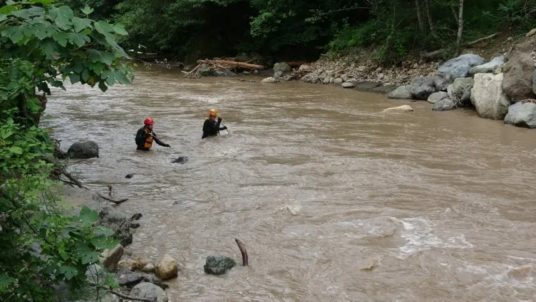 Sel felaketinde kayıp 3 kişi aranıyor