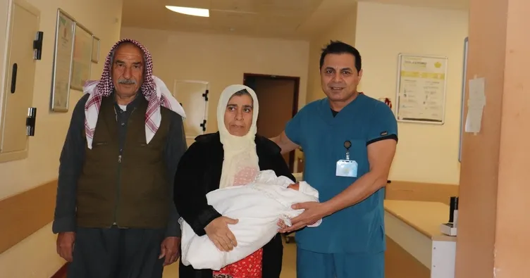 53 yaşında ilk kez anne oldu