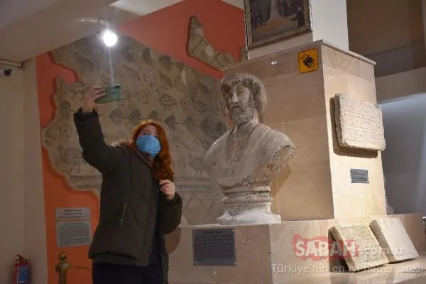 Osman Gazi’nin büstü büyük ilgi görüyor: Türkiye’nin ilk heykellerinden biri!