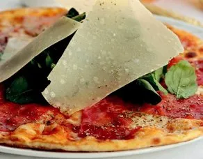 Mozzarellalı Pizza