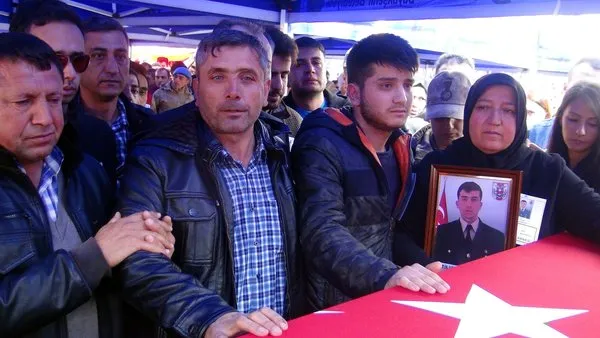 Afrin şehidi Uzman Çavuş'u Kahramanmaraş'ta 10 bin kişi uğurladı