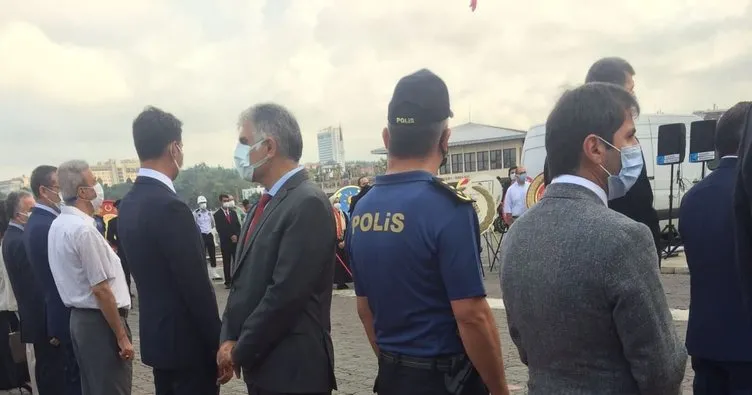 CHP’li başkandan 30 Ağustos Zafer Bayramı töreninde büyük saygısızlık