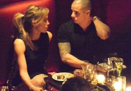 Jennifer Lopez'den bacak şov