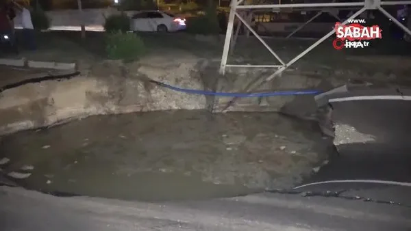 Adana'da su borusu patlayınca yol çöktü, evler ve iş yerleri sular altında kaldı | Video