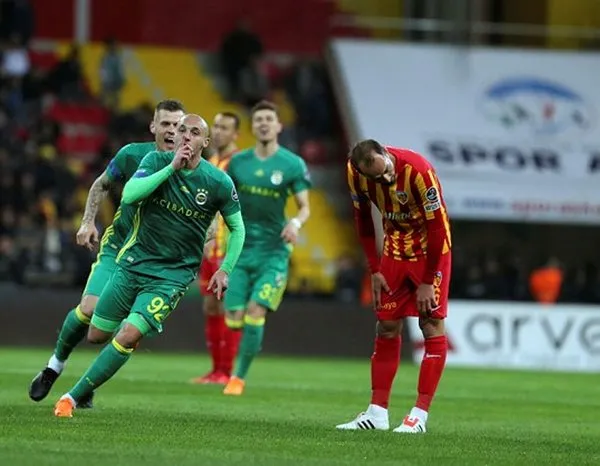 Kayserispor-Fenerbahçe maçından kareler