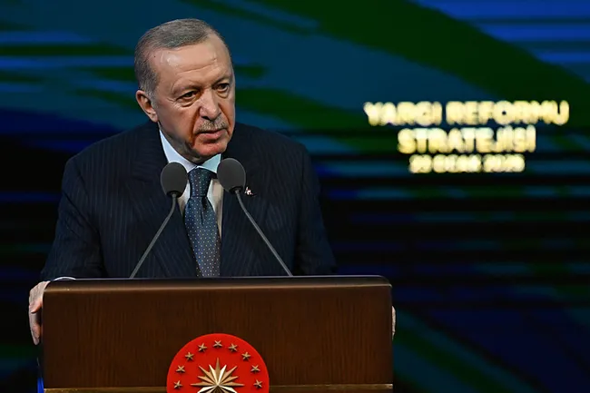 son-dakika-baskan-erdogandan-yargi-reformu-stratejisi-tanitim-toplantisinda-onemli-mesajlar-kimse-yargiyi-tehd-1737634380099.jpeg