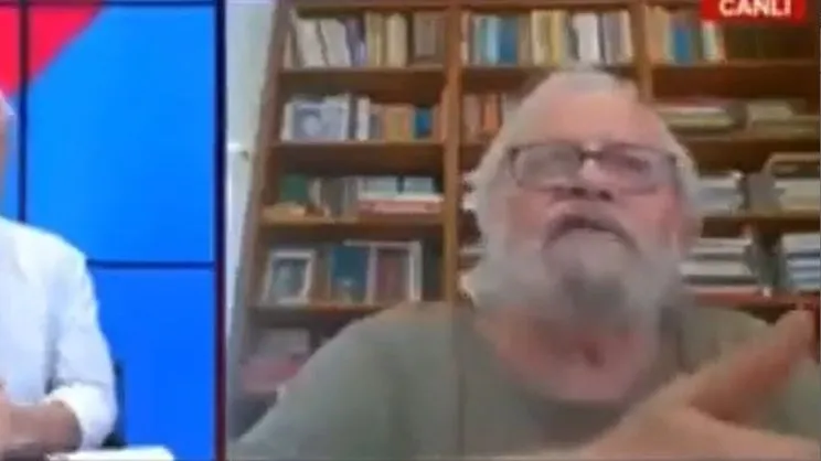 Cumhuriyet gazetesi yazarı Özdemir İnce’den skandal! Ezan Türkçe okunabilirmiş, ne zararı varmış!