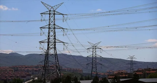 Elektrik şebekelerine yeterli yatırım yapılmaması enerji güvenliğini riske atıyor Elektrik şebekelerine yeterli yatırım yapılmaması enerji güvenliğini riske atıyor