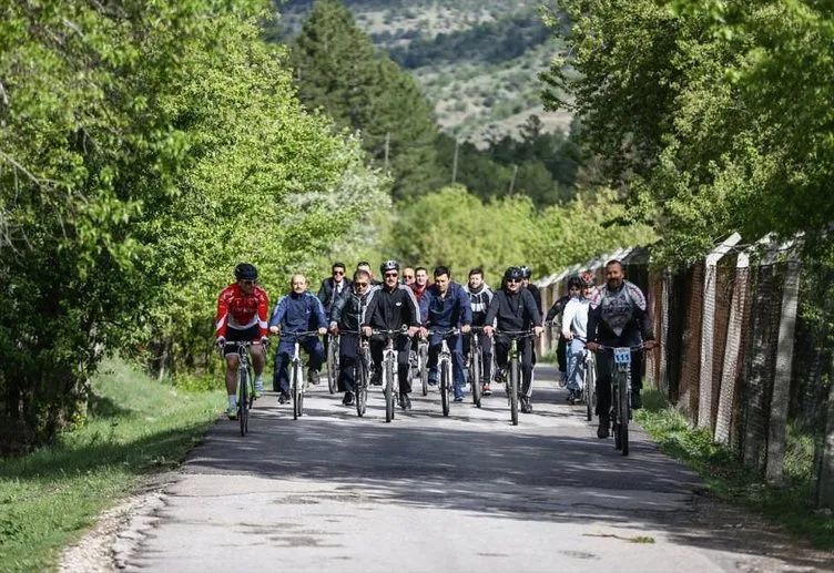 Bakanlar sağlıklı yaşam için pedal çevirdi