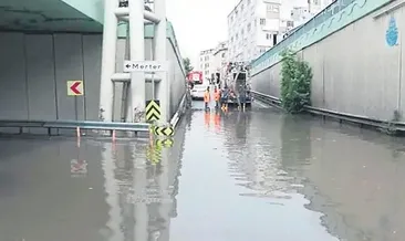 Alt geçit göle döndü