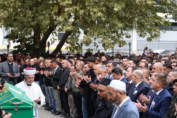 mkedeki-kazada-hayatini-kaybeden-ferhat-oz-son-yolculuguna-ugurlandi-1790611178018.jpg