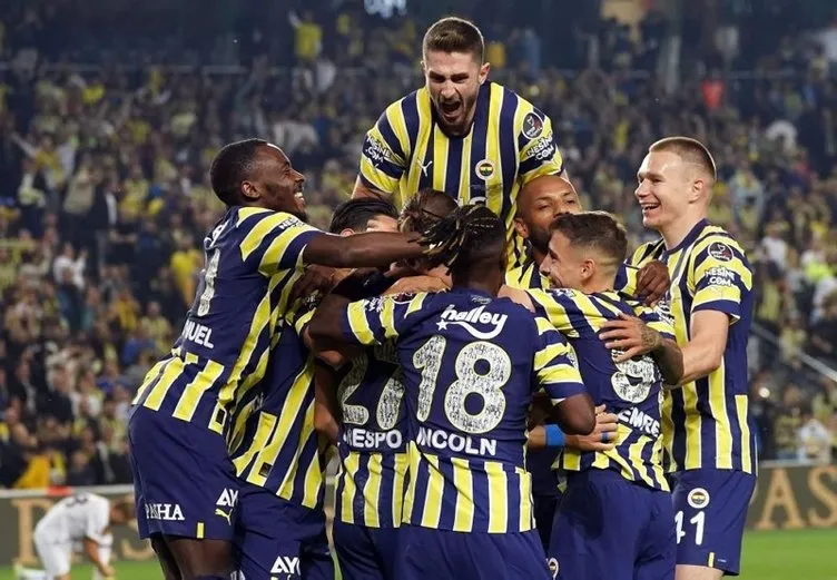Son dakika: Fenerbahçe’den yeni transfer bombası! 2 yıldız oyuncu için görüşme yaptı...