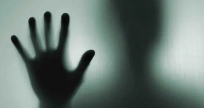 Selfie’deki hayalet sosyal medyayı salladı