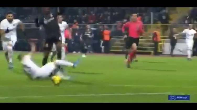 Erman Toroğlu'ndan Kasımpaşa - Beşiktaş maçına dair çarpıcı kırmızı kart yorumu!