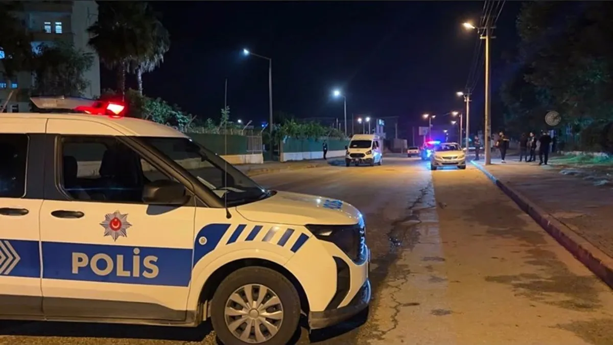 Düğünde çıkan tartışma silahlı kavgaya dönüştü: 1 ölü, 6 yaralı Düğünde çıkan tartışma silahlı kavgaya dönüştü: 1 ölü, 6 yaralı
