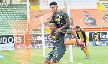 Devleri kıskandırdı