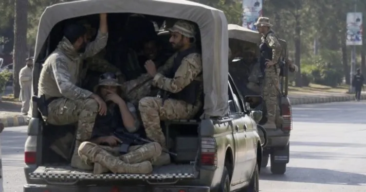 Pakistan’da güvenlik güçlerine saldırı: 6 asker yaşamını yitirdi
