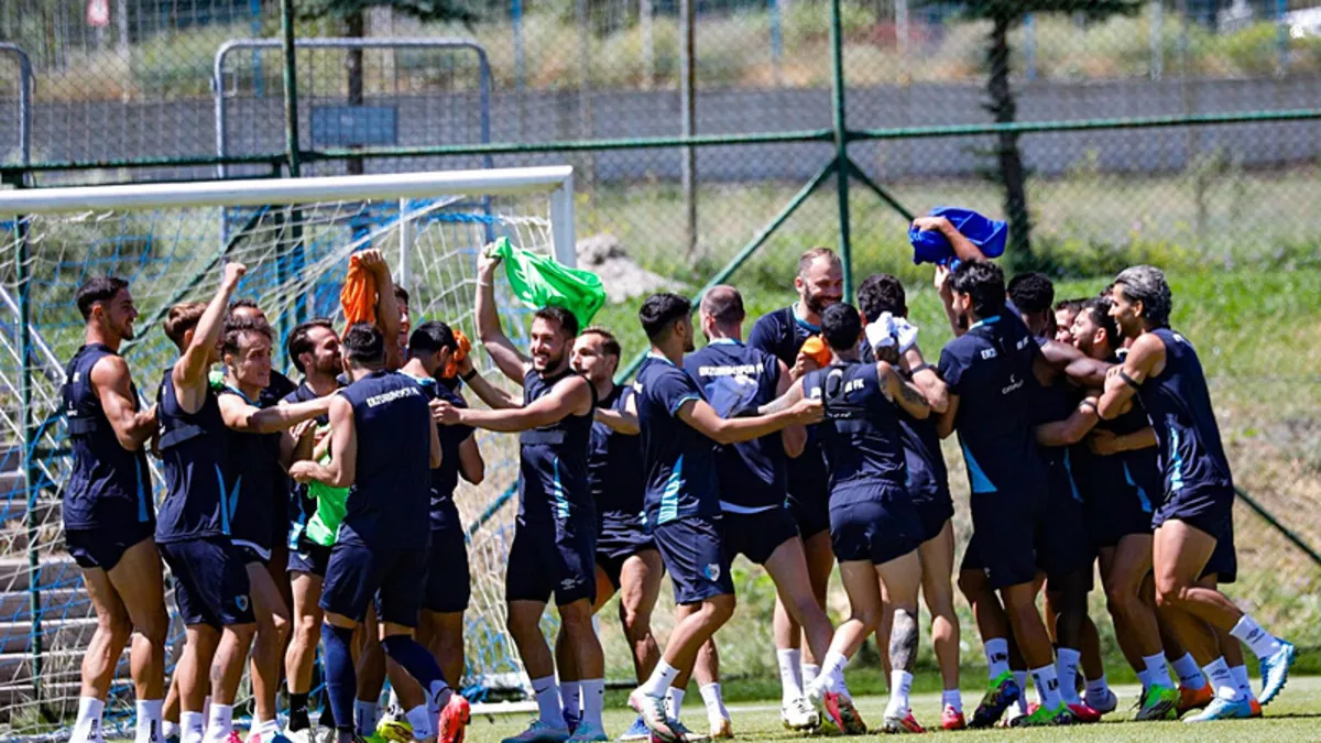 Erzurumspor futbol takımı antrenmanda