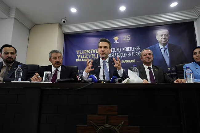 bakan-bayraktar-simdi-isleri-cok-hizli-yapma-zamani-1788633418035.jpeg Bakan Bayraktar: Şimdi işleri çok hızlı yapma zamanı