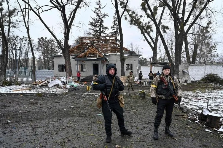 Rusya Ukrayna savaşı şiddetlenerek devam ediyor! Zelenskiy'den flaş açıklama: Havalimanı yerler bir...