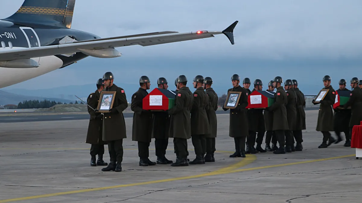 SON DAKİKA… Libya askeri heyetinin cenazeleri ülkelerine gönderildi SON DAKİKA… Libya askeri heyetinin cenazeleri ülkelerine gönderildi