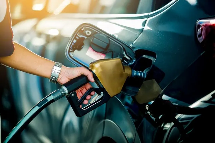 Benzin fiyatı 2022 haziran son durum: Akaryakıt indirim beklentisi! Mazota benzine zam var mı? 21 Haziran Bugün LPG, motorin ve benzin fiyatları ne kadar, kaç TL?
