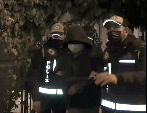 son-dakika-haberi-chpli-bilecik-belediyesinde-skandal-200-bin-dolar-rusvet-alirken-sucustu-yakalandi-1642625191810.jpg Son dakika haberi: CHP'li Bilecik Belediyesinde skandal! 200 bin dolar rüşvet alırken suçüstü yakalandı