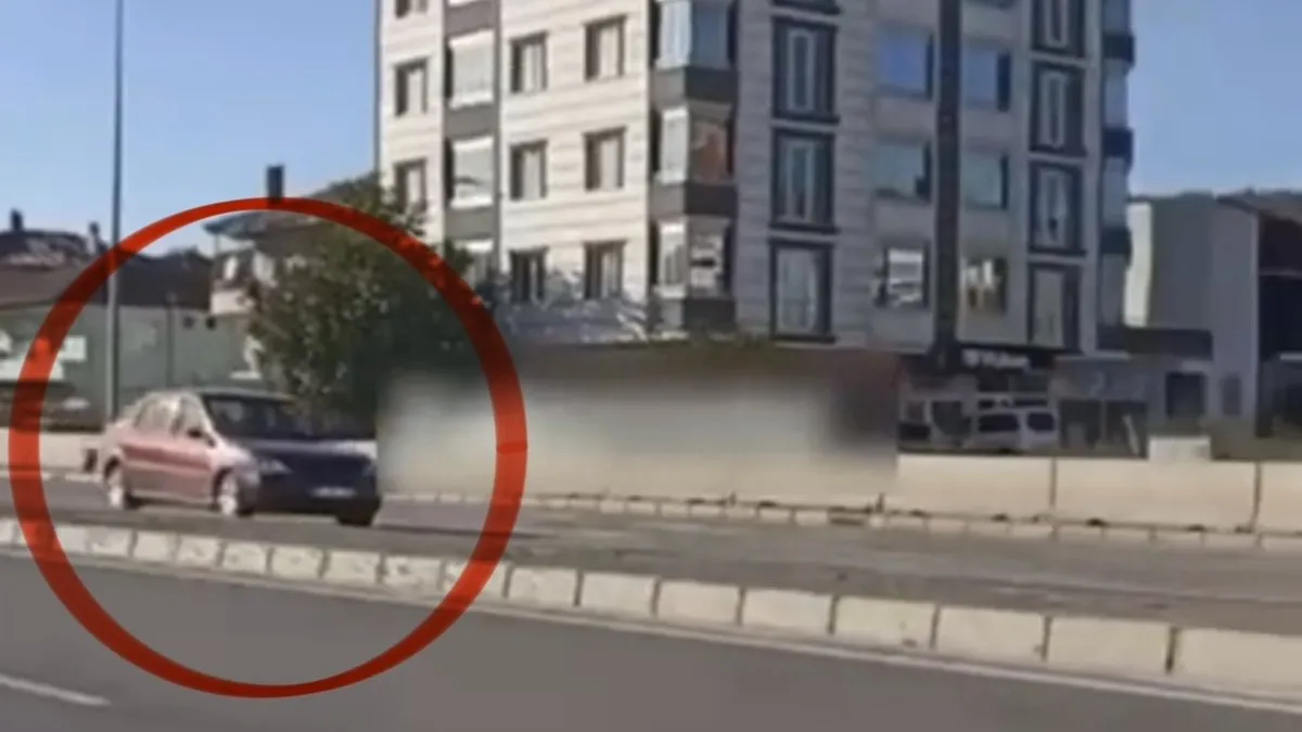 Samsun’da ters yönde giden sürücü kameraya yakalandı: 9 bin 267 TL ceza! Samsun’da ters yönde giden sürücü kameraya yakalandı: 9 bin 267 TL ceza!