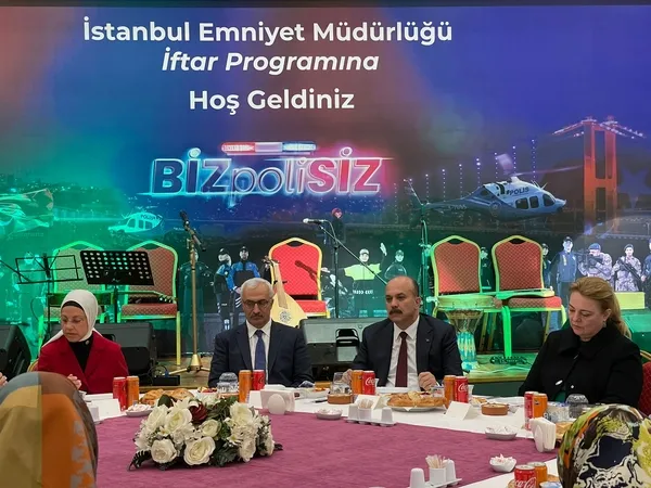 istanbulda-anlamli-iftar-750-sehit-ailesiyle-bulustular-1649785175984.jpeg