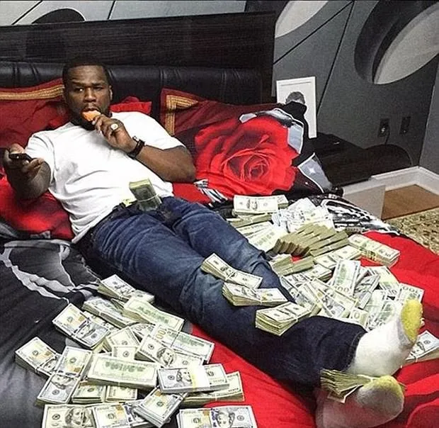 50 cent in bu pozlari basina is acti magazin haberleri