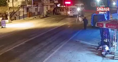 Milas’ta servis minibüslerinin çarpıştığı feci kaza kamerada: 29 yaralı | Video