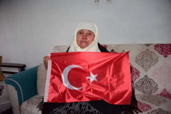cumhuriyetin-yasayan-asirlik-cinarlari-sabaha-konustu-bu-ulke-kolay-kurulmadi-1698464659417.jpeg