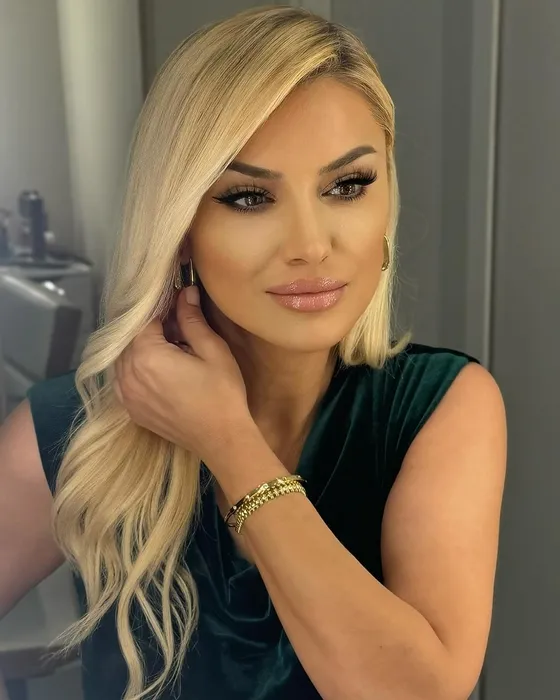 Hira büyüdü, annesiyle tarz yarışına girdi! Demet Akalın ve kızının AVM turu bakın nasıl olay oldu...