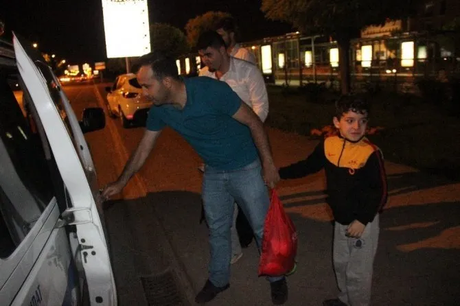 Konya’da akılalmaz olay! Çocuklarını tramvayda unuttu