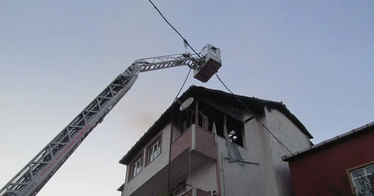 Kocaeli’de evde çıkan yangında 2 kişi dumandan etkilendi