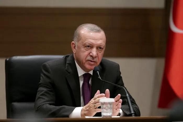 Sen zaten kasetle geldin! Yerini böyle mi koruyacaksın? Kılıçdaroğlu’nun ahlaksız el hareketine sert tepki!