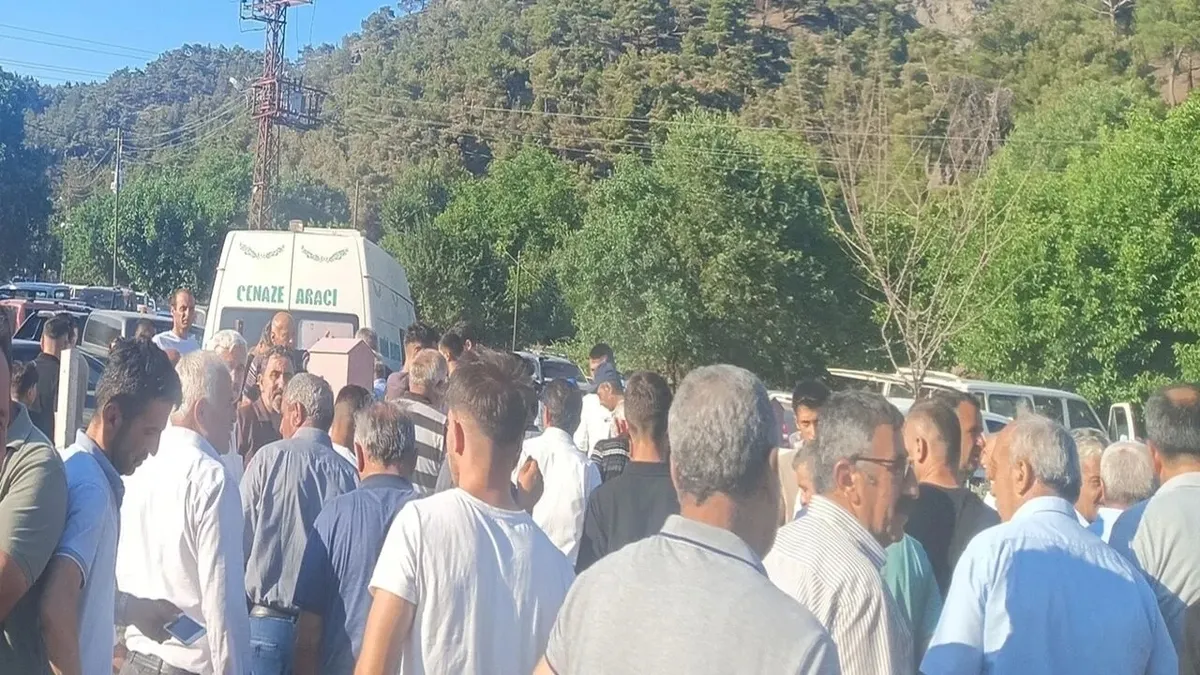 SON DAKİKA | Elif Özkan intihar mı etti cinayete mi kurban gitti? Öldüğünde üzerindeki kıyafetler şaşırttı – Galeri SON DAKİKA | Elif Özkan intihar mı etti cinayete mi kurban gitti? Öldüğünde üzerindeki kıyafetler şaşırttı – Galeri