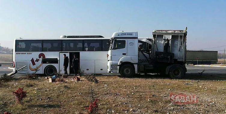 Son dakika: Afyonkarahisar-Konya kara yolunda feci kaza! Ölü ve yaralılar var!