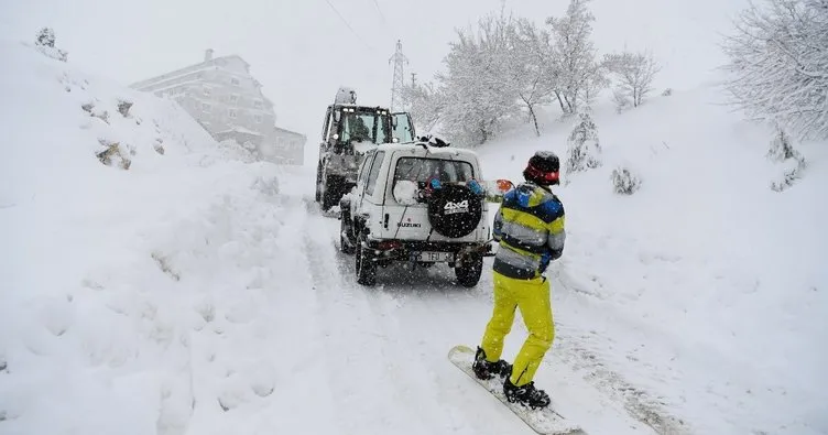 Antalya Saklıkent’te kar kalınlığı 2 metreyi geçti