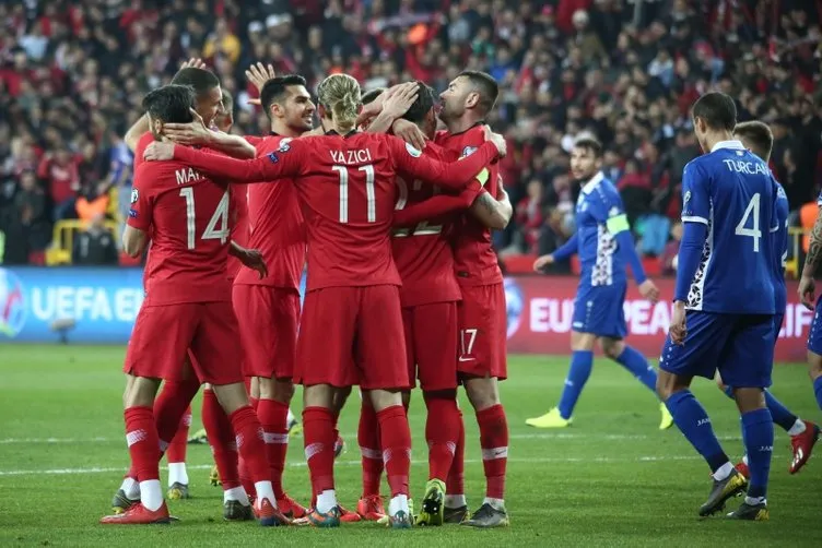 Türkiye - Moldova maçından kareler