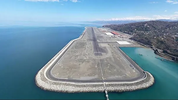 deniz-uzerine-97-milyon-ton-dolgu-yapilacak-karadenize-yeni-havalimaninda-calismalar-basladi-1791552250256.png