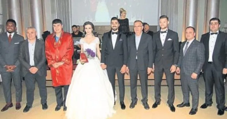 Antalyaspor’da düğün