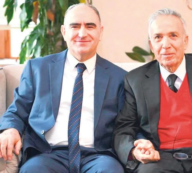 Manisa'dan Siyasi ve Ekonomik Notlar: Özgür Özel'in Memleketinde Erken Seçim ve Adaylık Tartışmaları