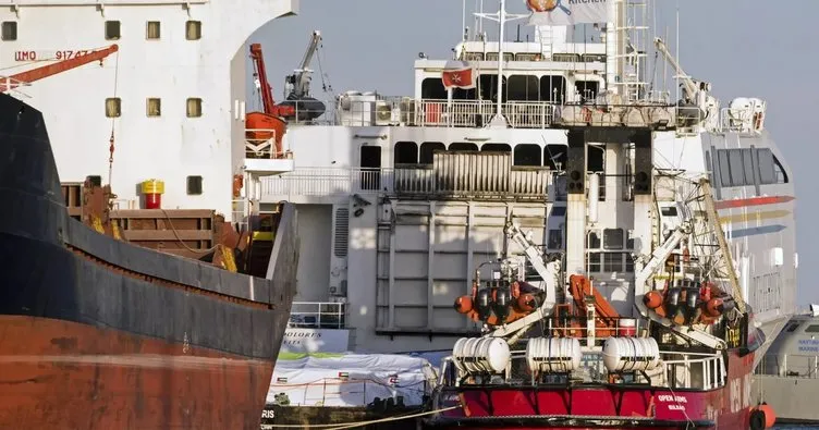 Gazze’ye gemiyle yardım ulaştırılıyor