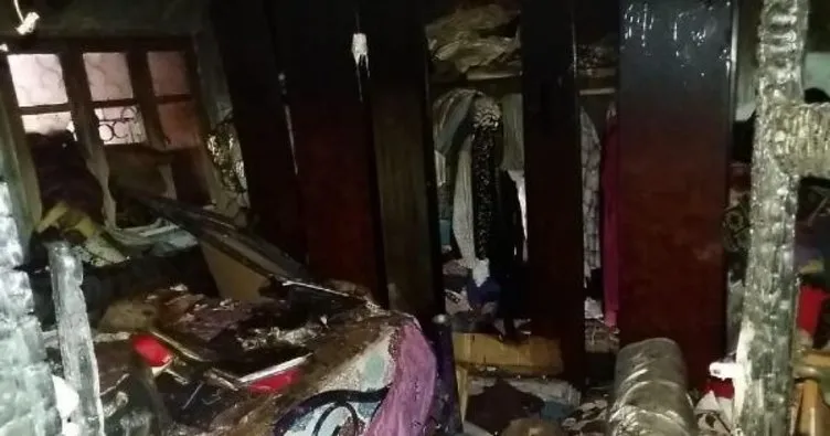 Kütahya’da 2 katlı evleri yanan aileye yardım eli