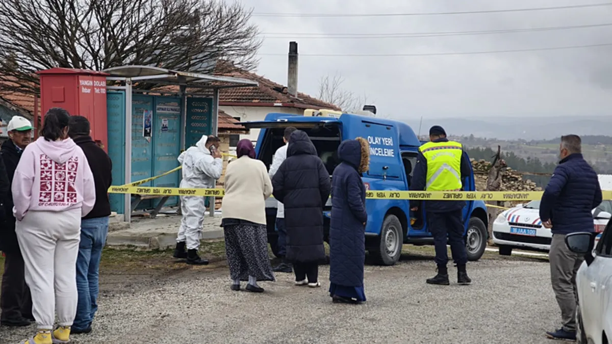 Bursa’da aile vahşeti: Yeğenini öldürdü, kardeşi ve damadını ağır yaraladı! Bursa’da aile vahşeti: Yeğenini öldürdü, kardeşi ve damadını ağır yaraladı!