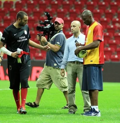Galatasaray Honour Kobe Bryant By Placing His Cutout In The Stands During Match On Sunday