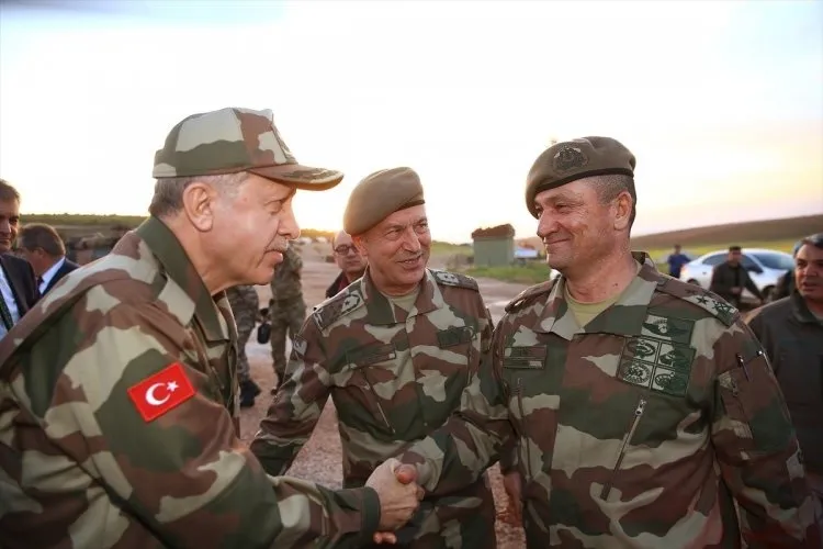Cumhurbakanı ile beraber ünlü isimler sınıra akın etti